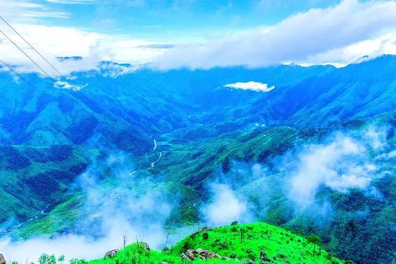 Book Now and See Laitlum Canyon During NorthEast India Honeymoon Package