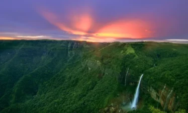 Book Now and See Nohkalikai Falls During NorthEast India Honeymoon Package