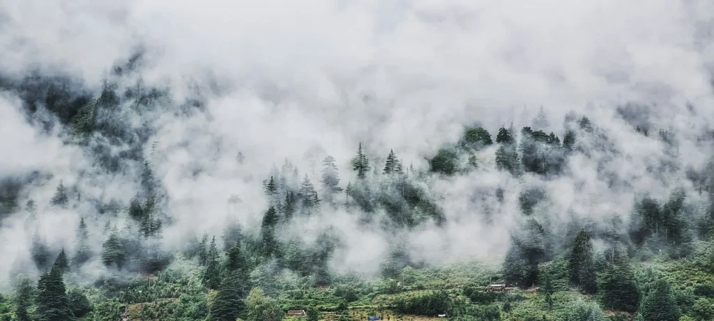 cloud over the mountains in Sangla