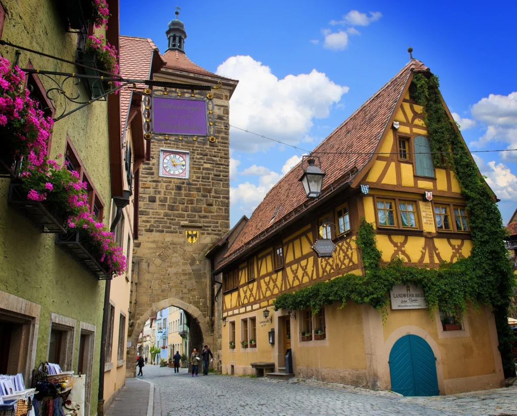 Get a glipmse of Rothenburg ob der Tauber with WanderOnClick